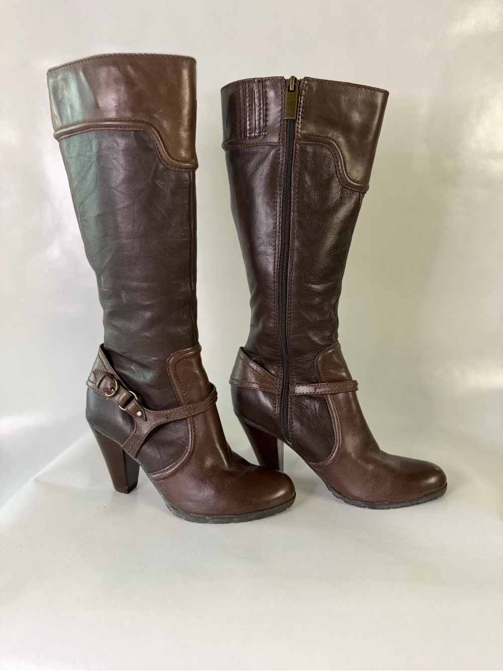 Reba Brown Leather Knee High Heeled Boots Size 6